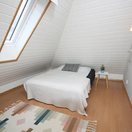 Top-Floor Apartment With Lots Of Light Lägenhet *