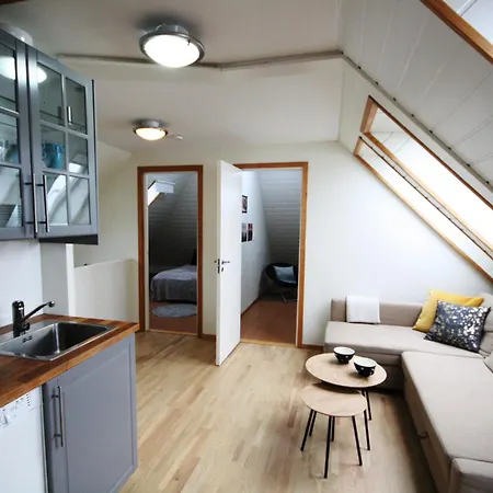 Lägenhet Top-Floor Apartment With Lots Of Light *
